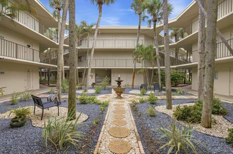 5340 Las Verdes Circle #202, Delray Beach FL - photo 9 of 34
