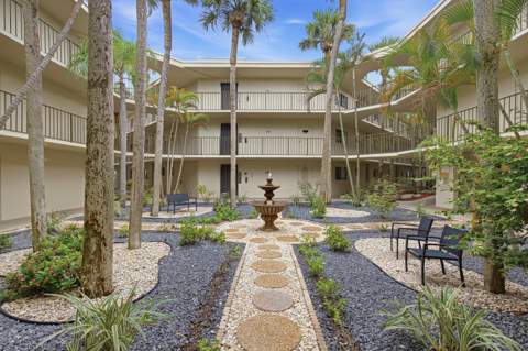 5340 Las Verdes Circle #202, Delray Beach FL - photo 10 of 34