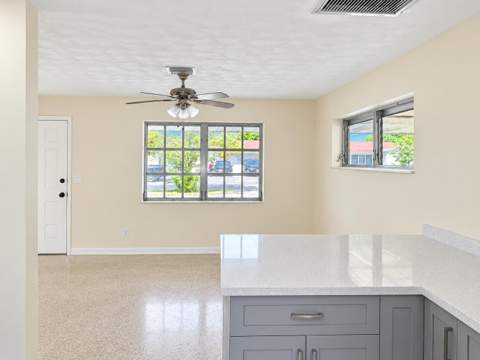 531 SW 11th Avenue, Hallandale Beach FL - photo 10 of 51