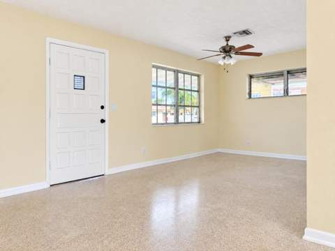 531 SW 11th Avenue, Hallandale Beach FL - photo 16 of 51