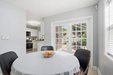19257 NW 14th Street, Pembroke Pines FL - photo 10 of 38