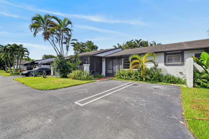 2 bedroom Villa at 72 Conaskonk Circle, Indian Trail Villas 2, Royal Palm Beach — photo 4
