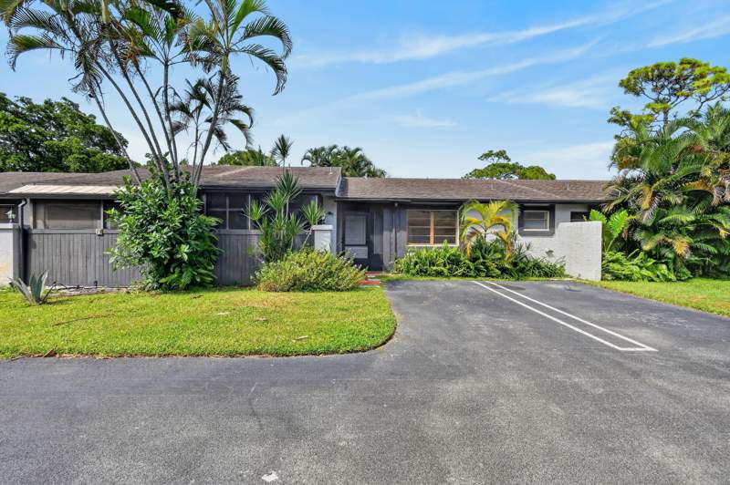 2 bedroom Villa at 72 Conaskonk Circle, Indian Trail Villas 2, Royal Palm Beach — photo 3