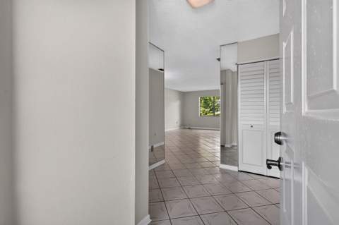 72 Conaskonk Circle, Royal Palm Beach FL - photo 8 of 55