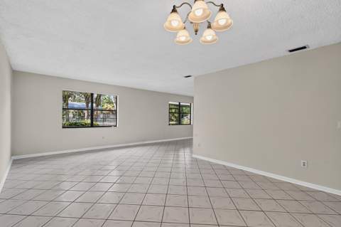 72 Conaskonk Circle, Royal Palm Beach FL - photo 20 of 55