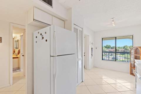 5380 Cedar Lake Drive #303, Boynton Beach FL - photo 10 of 34