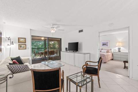 5380 Cedar Lake Drive #303, Boynton Beach FL - photo 15 of 34