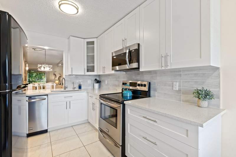 2 bedroom Condominium at 5380 Cedar Lake Drive #304, Lakeside Condo 3 Of Banyan Springs, Boynton Beach — photo 5
