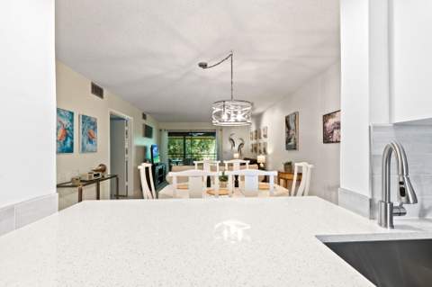 5380 Cedar Lake Drive #304, Boynton Beach FL - photo 6 of 32