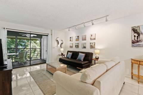 5380 Cedar Lake Drive #304, Boynton Beach FL - photo 15 of 32