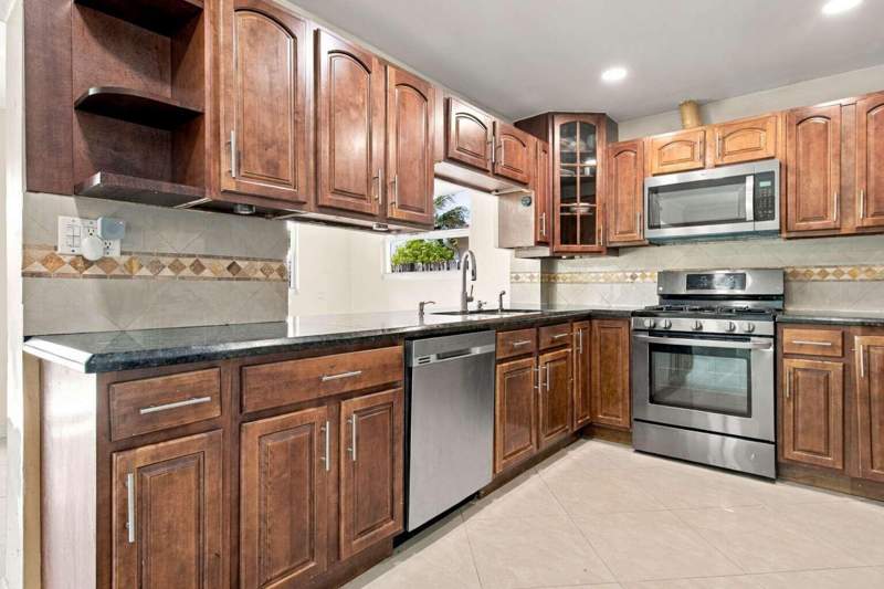 3 bedroom Single Family Residence at 7640 Sunset Strip, Sunrise Golf Village First Addition, Sunrise — photo 5