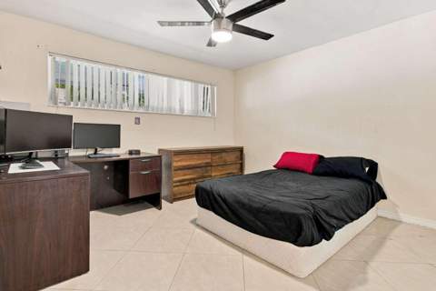 7640 Sunset Strip, Sunrise FL - photo 10 of 33