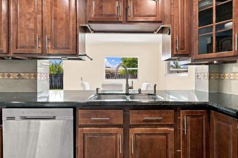 7640 Sunset Strip, Sunrise FL - photo 15 of 33