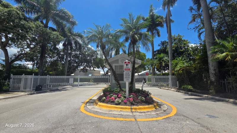 3 bedroom Single Family Residence at 9538 NW 8th Circle, Jacaranda Parcel 218, Plantation — photo 3