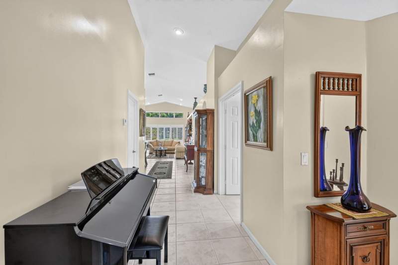 3 bedroom Single Family Residence at 6649 Sun River Road, Lakeridge Greens At Pipers Glen, Boynton Beach — photo 5