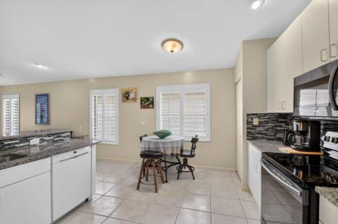 6649 Sun River Road, Boynton Beach FL - photo 14 of 86