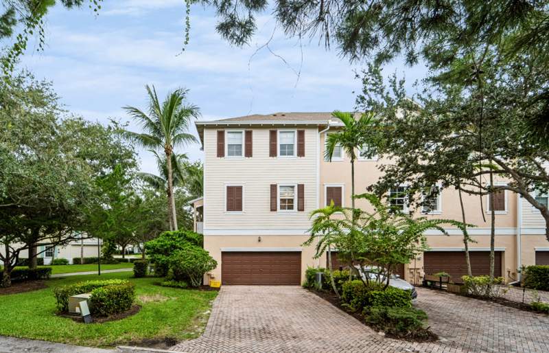3 bedroom Townhouse at 297 E Bay Cedar Circle, Botanica, Jupiter — photo 2