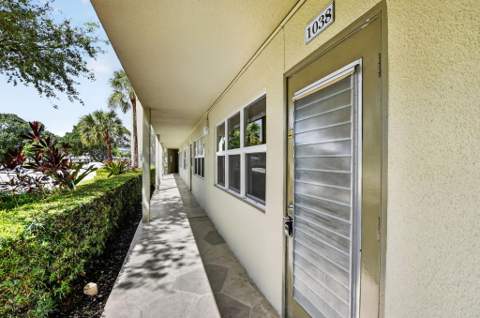 1038 Berkshire B, Deerfield Beach FL - photo 24 of 50