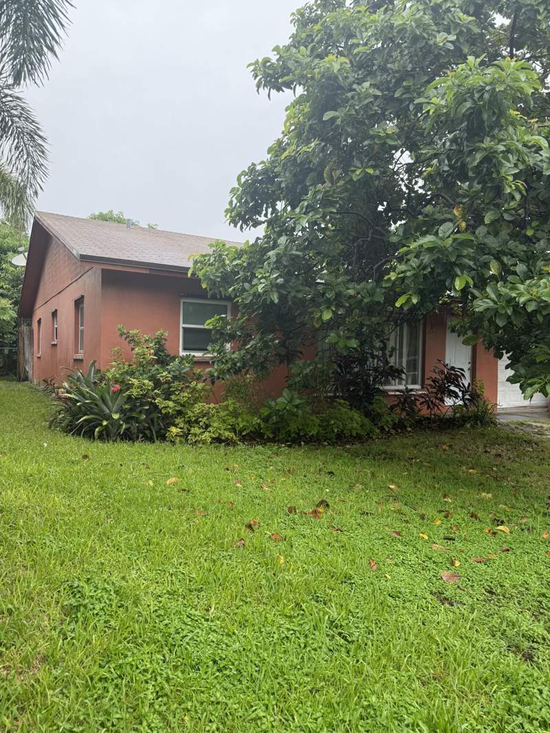 3 bedroom Single Family Residence at 433 SW 10th Avenue, Bellamy Heights Boynton, Boynton Beach — photo 2