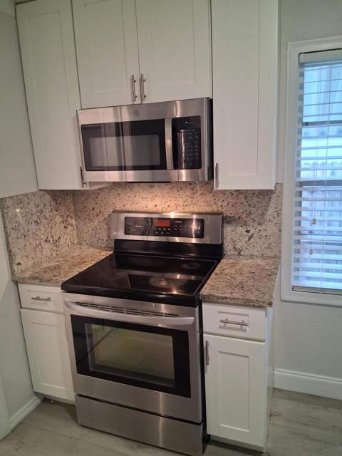 5815 Garden Avenue, West Palm Beach FL - photo 15 of 39