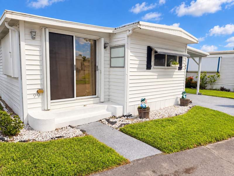 2 bedroom Manufactured Home at 3500 S Kanner Highway #99, Stuart, Stuart — photo 3