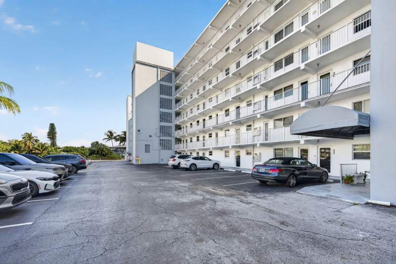 2 bedroom Condominium at 1536 SE 15th Court #210, Massachusetts Condo, Deerfield Beach — photo 2