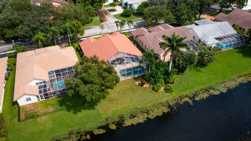 5 bedroom Single Family Residence at 4900 NW 100th Terrace, North Springs, Coral Springs — photo 2