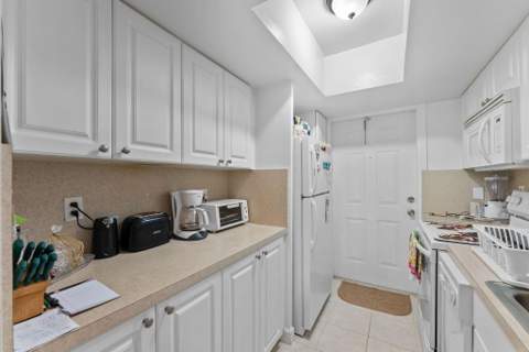 1500 Crescent Circle #B215, Lake Park FL - photo 9 of 23