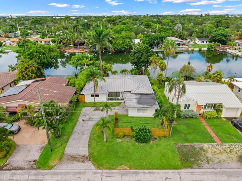3 bedroom Single Family Residence at 1717 NE 20th Avenue, Lauder-Gate 26-48 B, Fort Lauderdale — photo 3