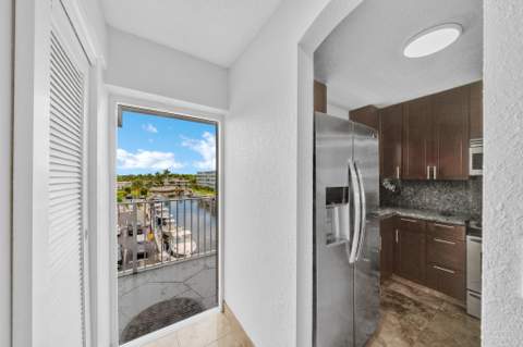1536 SE 15th Court #404, Deerfield Beach FL - photo 23 of 49