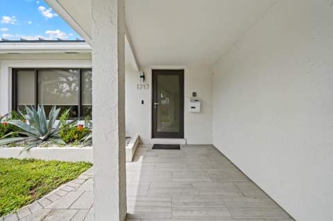 1717 NE 20th Avenue, Fort Lauderdale FL - photo 16 of 47