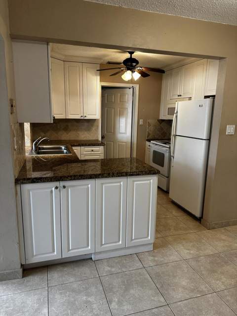 7009 NW 66th Terrace, Tamarac FL - photo 8 of 18