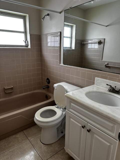 7009 NW 66th Terrace, Tamarac FL - photo 14 of 18