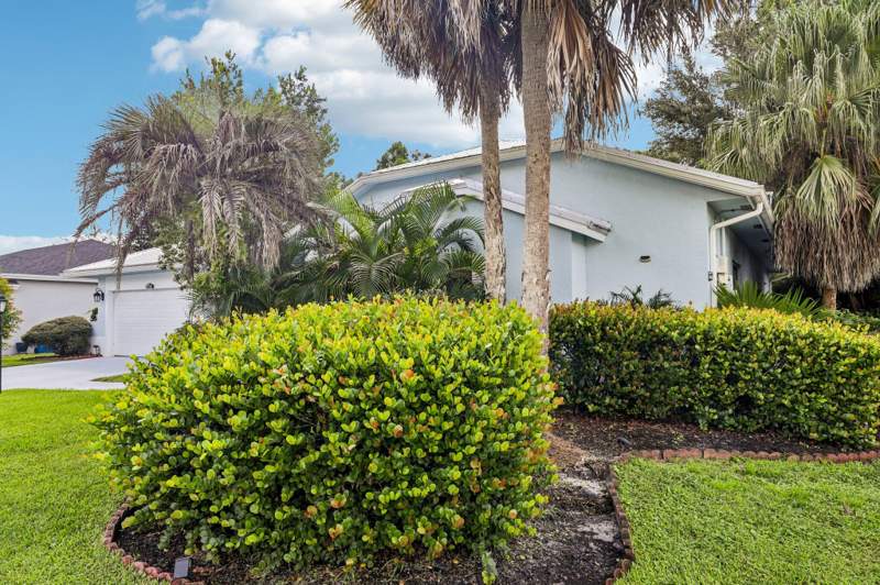 3 bedroom Single Family Residence at 141 Lexington Drive, Saratoga At Royal Palm 1, Royal Palm Beach — photo 4