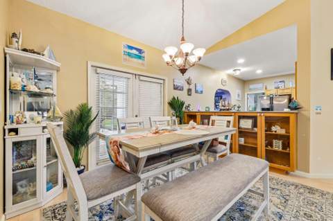 141 Lexington Drive, Royal Palm Beach FL - photo 9 of 33