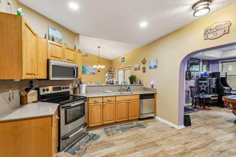 141 Lexington Drive, Royal Palm Beach FL - photo 13 of 33
