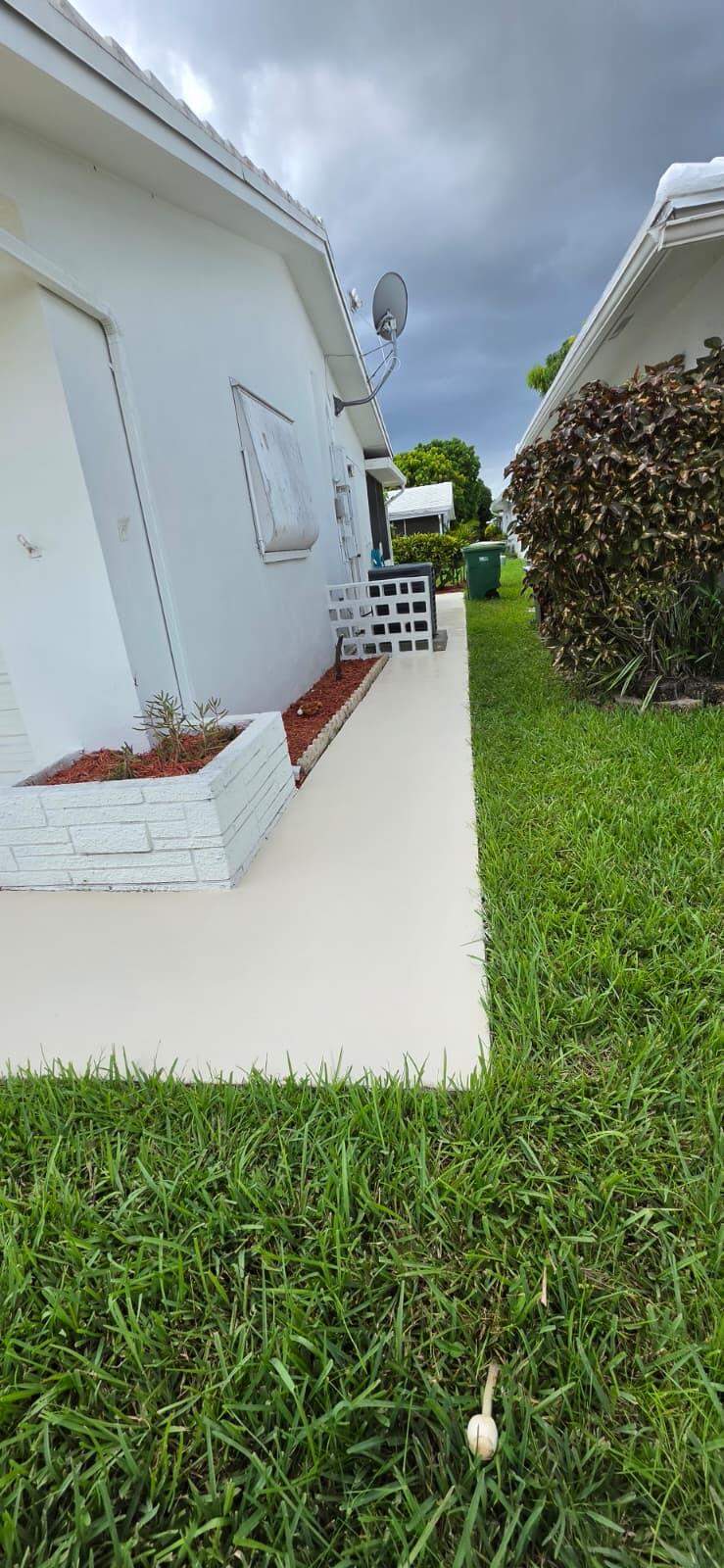 2 bedroom Single Family Residence at 7009 NW 66th Terrace, Mainlands Of Tamarac Lakes, Tamarac — photo 4