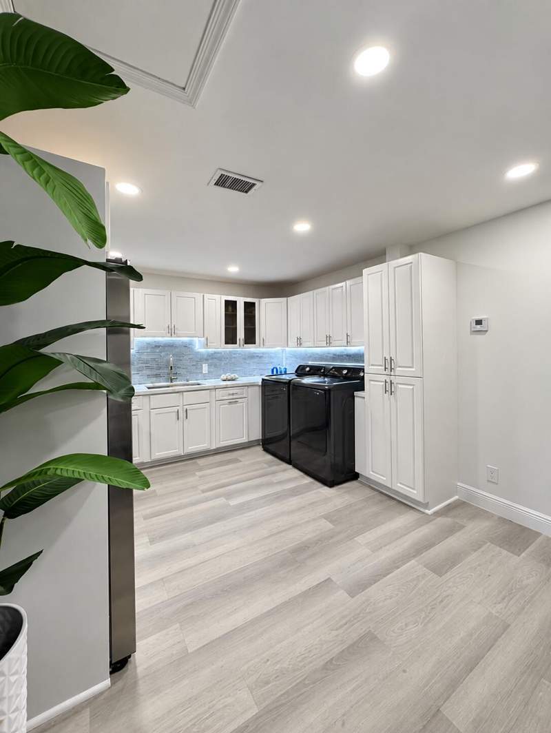 2 bedroom Townhouse at 1034 Manor Drive, Tree Lake, Palm Springs — photo 4
