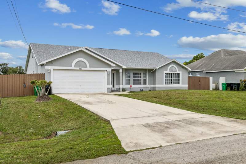 3 bedroom Single Family Residence at 791 SW Hillsboro Circle, Port St Lucie Section 41, Port St. Lucie — photo 2