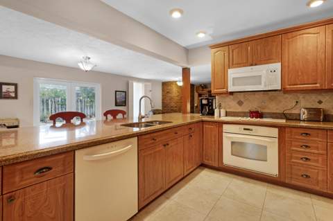 6500 NE 21st Drive, Fort Lauderdale FL - photo 9 of 27