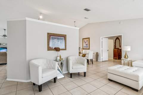 791 SW Hillsboro Circle, Port St. Lucie FL - photo 6 of 39