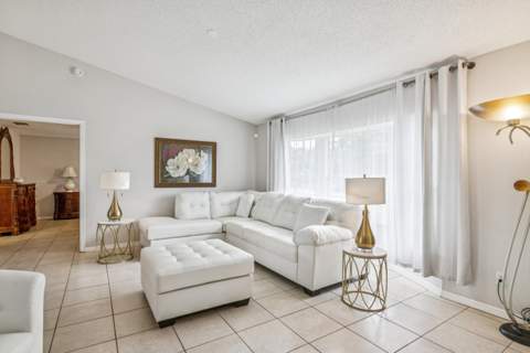 791 SW Hillsboro Circle, Port St. Lucie FL - photo 7 of 39