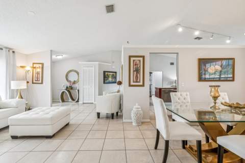 791 SW Hillsboro Circle, Port St. Lucie FL - photo 10 of 39