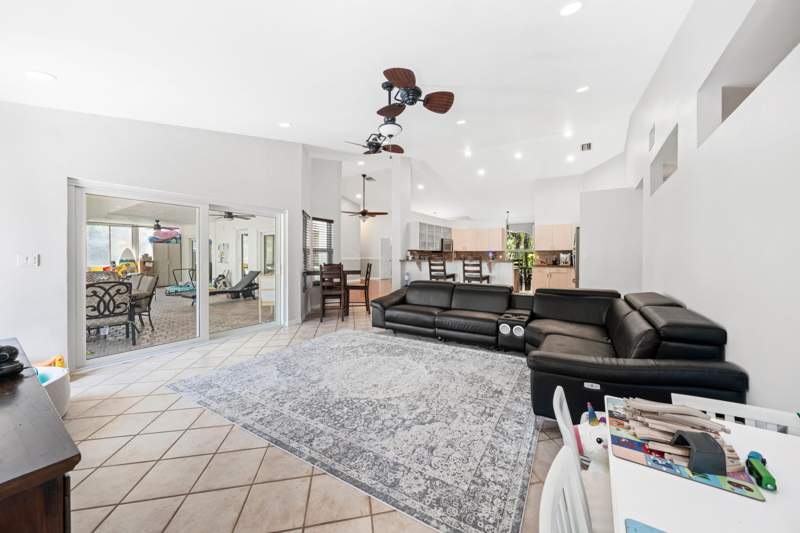 5 bedroom Single Family Residence at 14463 SW 16th Court, Oakhill/Florida Fruitlands/K&P Plat, Davie — photo 5