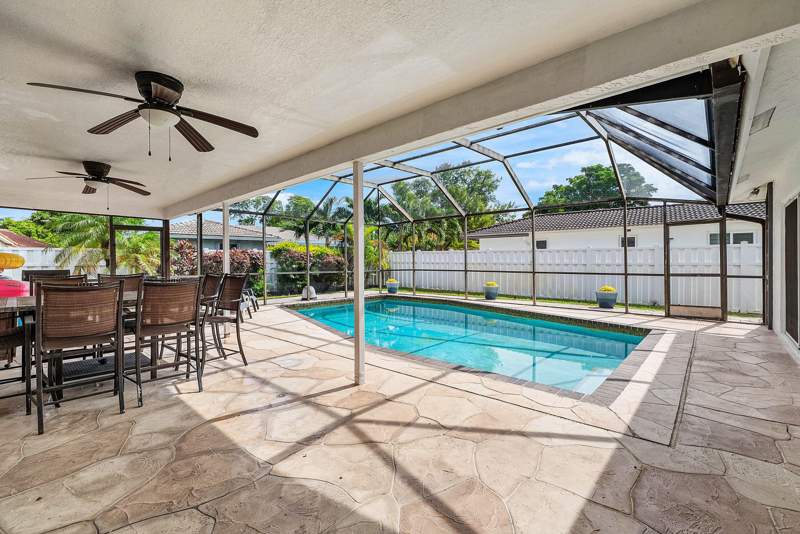 4 bedroom Single Family Residence at 10975 NW 19th Street, Cypress Run, Coral Springs — photo 3