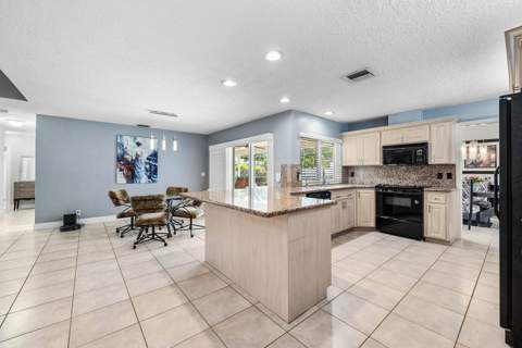 10975 NW 19th Street, Coral Springs FL - photo 7 of 59