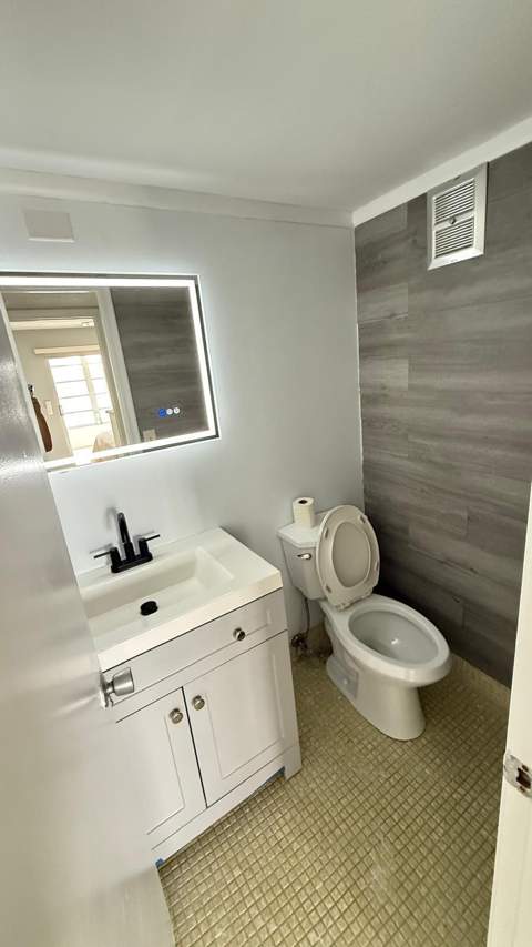 240 Southampton B #240, West Palm Beach FL - photo 24 of 34