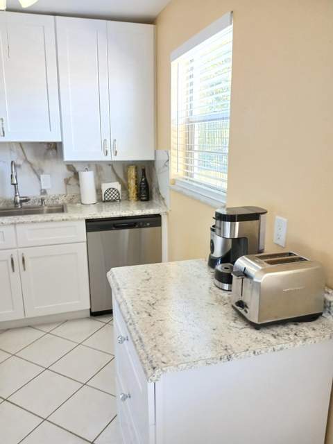 133 Somerset G, West Palm Beach FL - photo 16 of 22