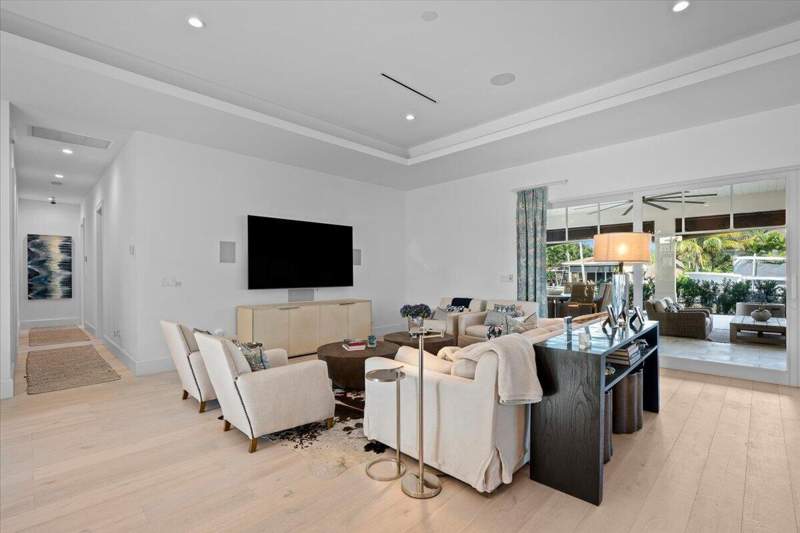 4 bedroom Single Family Residence at 934 N Loxahatchee Drive, Riverside, Jupiter — photo 5