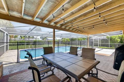 921 SE Flamingo Avenue, Stuart FL - photo 15 of 21